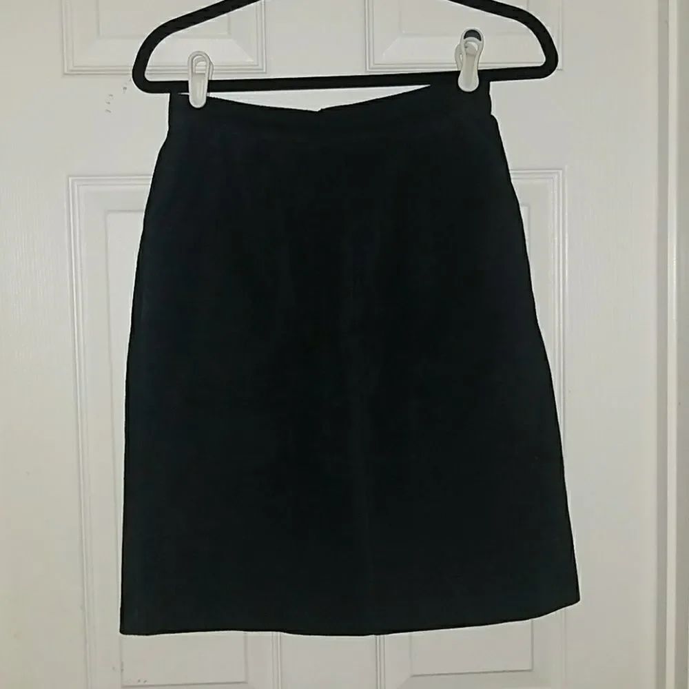 Toffs black 100% genuine leather suede skirt Sz 10